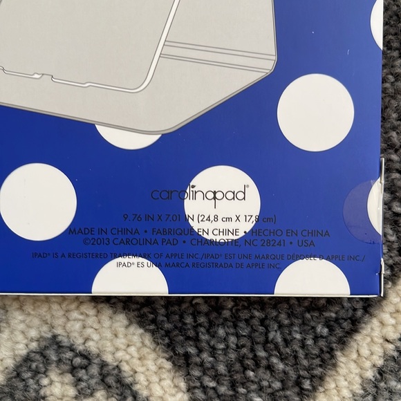 4/$15 NWT Studio C Skinny Mini 360' IPad Air Case - Picture 3 of 4